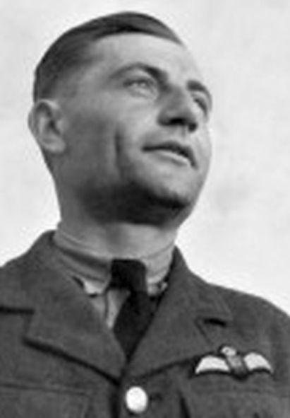 Rtm. Josef Komínek (*31. 10. 1913 – † 8. 6. 1941) byl in memoriam povýšen do hodnosti plukovníka. 