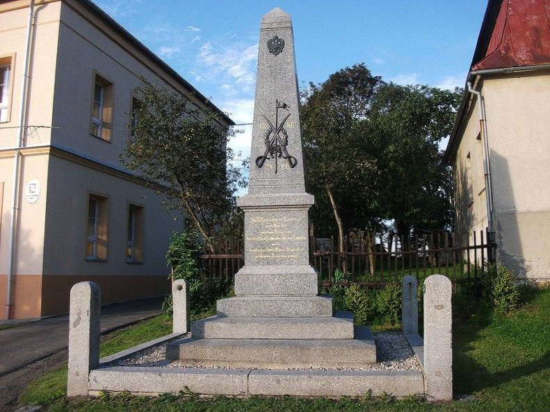 Pomník padlým husarům u Dlouhého Mostu