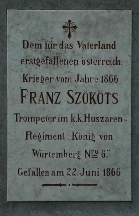 Detail pamětní desky prvního padlého v prusko-rakouské válce roku 1866 v Písečné. 