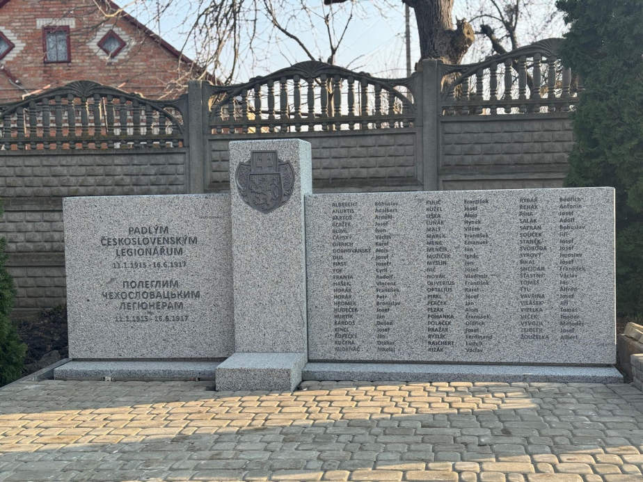 Pomník legionářů v Boratynu.