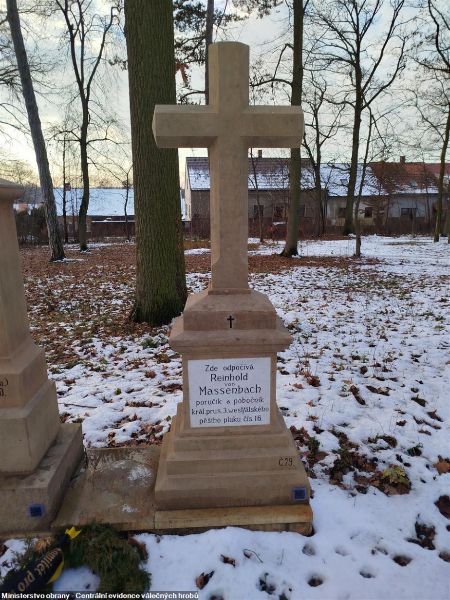 Pomník pruského poručíka Reinholda von Massenbach po renovaci. 
