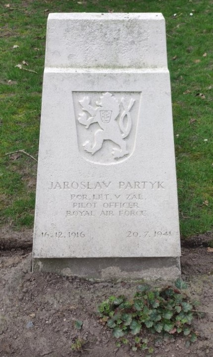 Hrob letce Jaroslava Partyka je situován na pohřebišti Sage War Cemetery ve městě Sage v Německu (oddělení 7, řada F, hrob č. 4). 