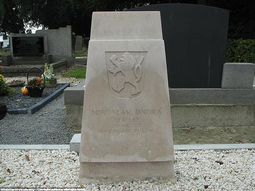 Tělo Miroslava Jindry bylo pohřbeno na hřbitově v Uithuizermeedenu (Uithuizermeeden General Cemetery) v Nizozemsku (řada 16, hrob č. 27). 