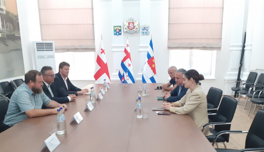 Jednání s představiteli přístavního města Batumi