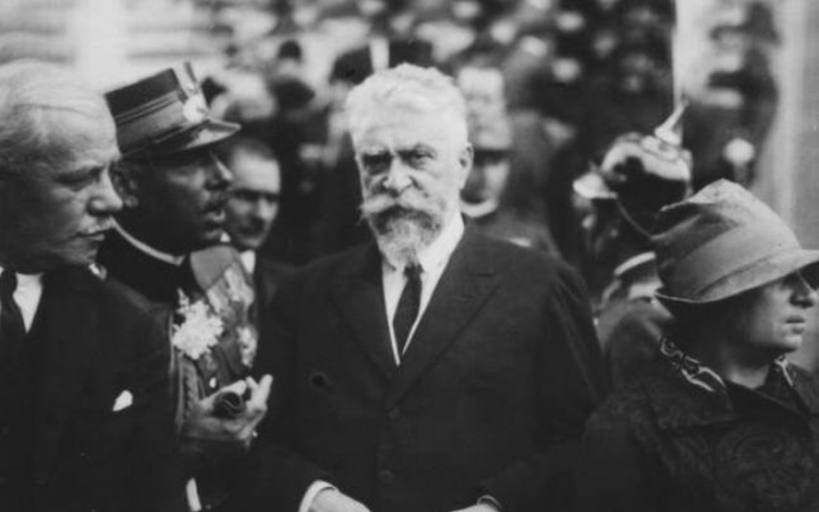 Rumunský premiér Ion I. C. Brătianu (1864-1927) se ukázal jako mistr diplomatických her a s velkou dovedností se pohyboval mezi Dohodou a centrálními mocnostmi.