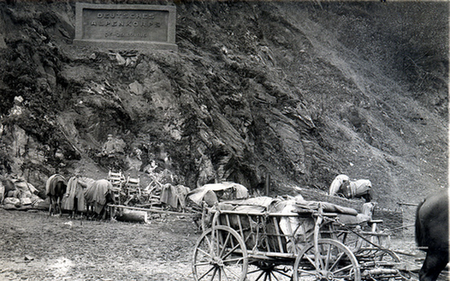 Průsmyk Červená věž (Turnu Roșu) po bojích v září 1916.