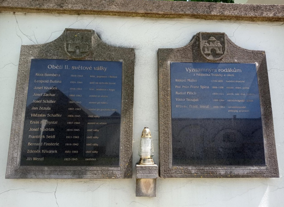 Pamětní deska obětem druhé světové války v Městečku Trnávka (okr. Moravská Třebová) se jménem Josefa Klváčka