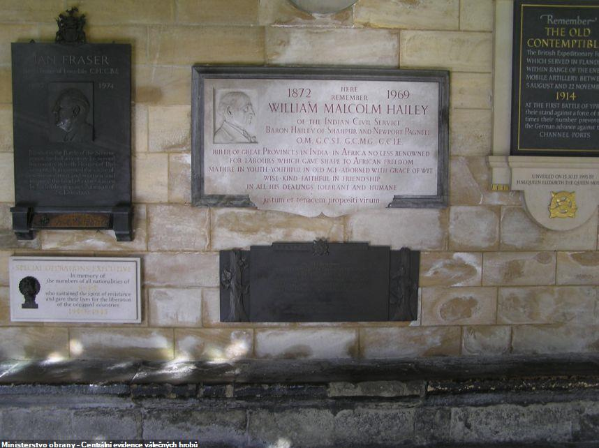 Deska věnovaná padlým československým vojákům ve Westminsterském opatství. 