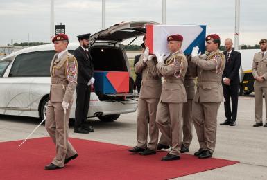 Do České republiky se vrátily ostatky devíti hrdinů druhé světové války