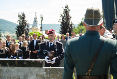 Pohřeb repatriovaného hrdiny – strážmistra četnictva Viléma Lehera