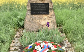 Do soukromých zpráv nám přišel pomník 17 čs. vojákům padlým 6. 5. 1945 u Rymice ve Zlínském kraji.