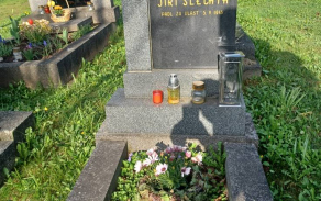 Hrob Jiřího Šlechty v Jilemnici.