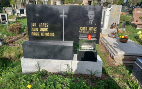 Osádka Legiovlaku se připojila v Jilemnici na hřbitově ve Zvědavé uličce.