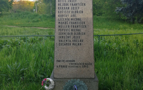 Pomník padlým hrdinům v revolučních bojích o Prahu v květnu 1945